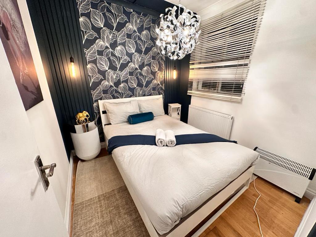 Paddington Station - 2-Bedrooms, 2-Baths And Living Room - Posh Apartment In Central Londyn Zewnętrze zdjęcie